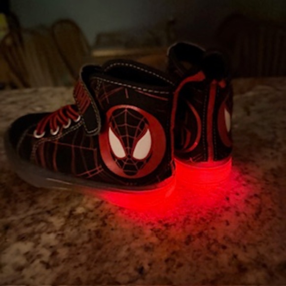 Spiderman light up sneakers - Picture 1 of 6
